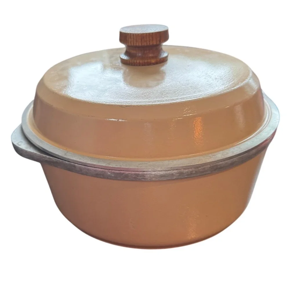 Vintage Club Cast Aluminum Dutch Oven‎ Pot with Lid Harvest Gold Tan Wood Knob